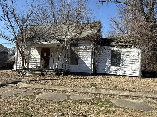 909 N Hart St, Princeton, IN 47670