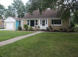 2048 Ames Ave, Saint Paul, MN 55119