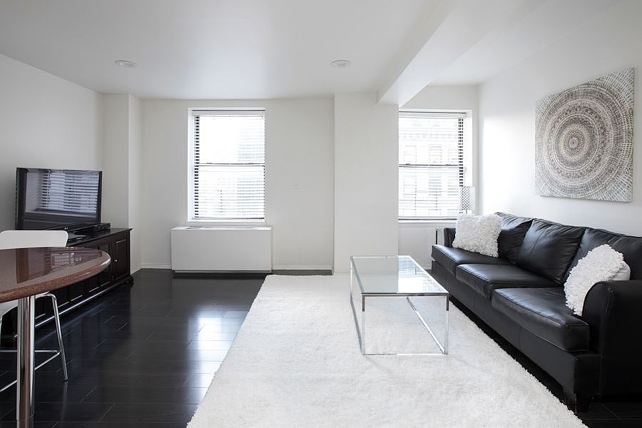 1st image of 150 W 51st St APT 1415