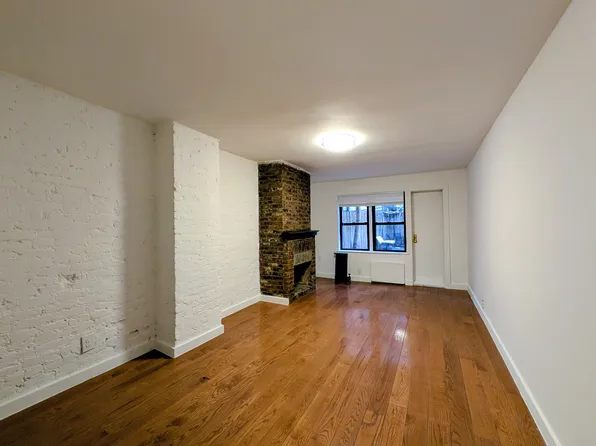 307 West 29th Street image 1 of 7