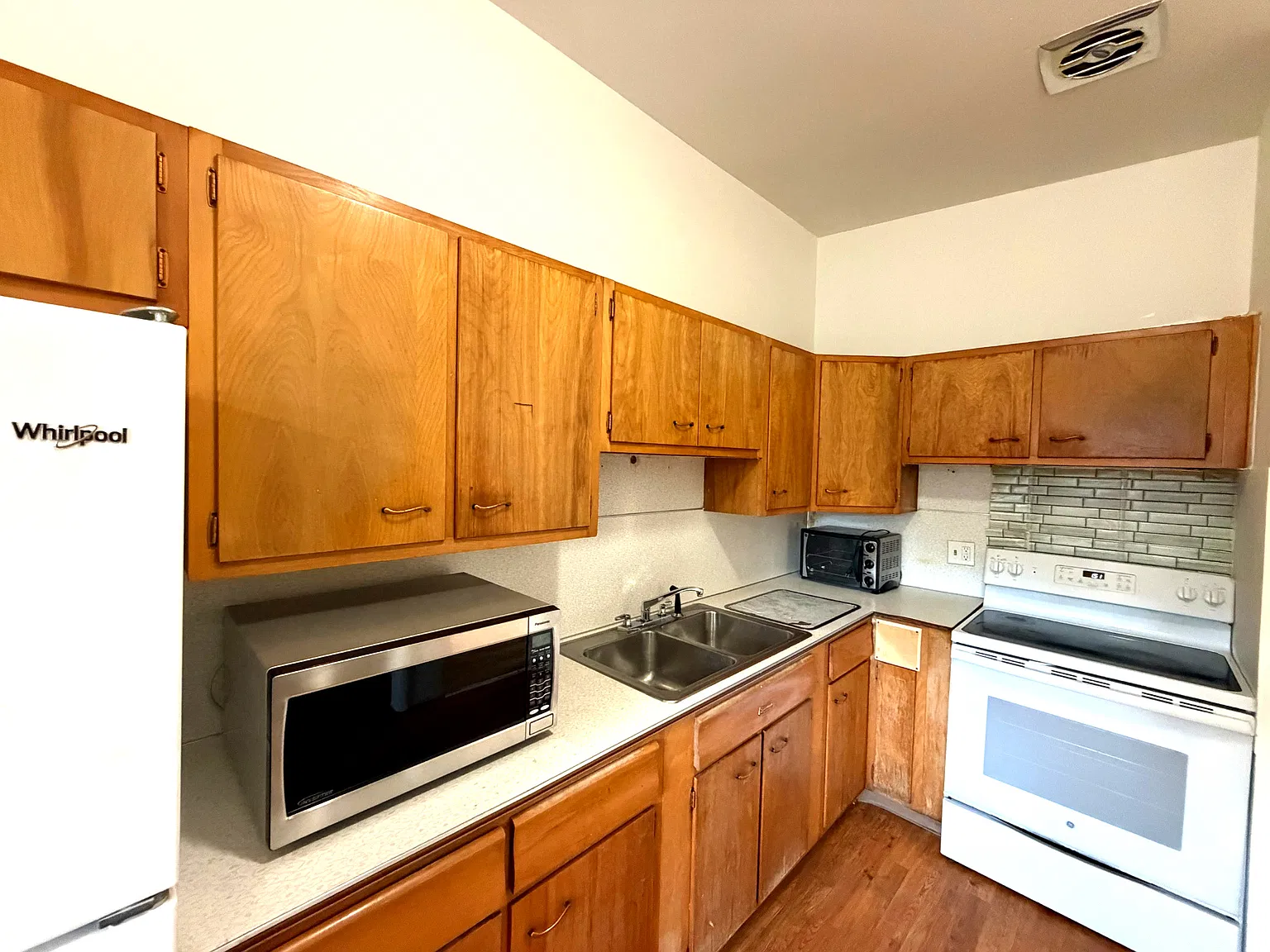 2 bed, 918 sqft, $1,200 — Photo 4