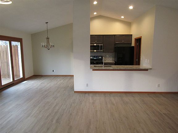 4th image of 1260 N Crest Dr #39A
