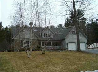91 Chancelor Dr, Guilderland, NY 12084