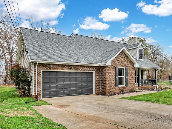 3rd image of 3526 Clearwater Dr