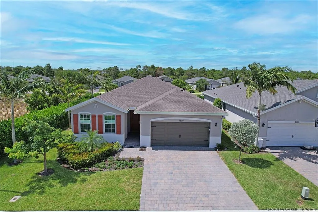 4 bed, 2.0 bath, 2034 sqft, $3,500 — Photo 4