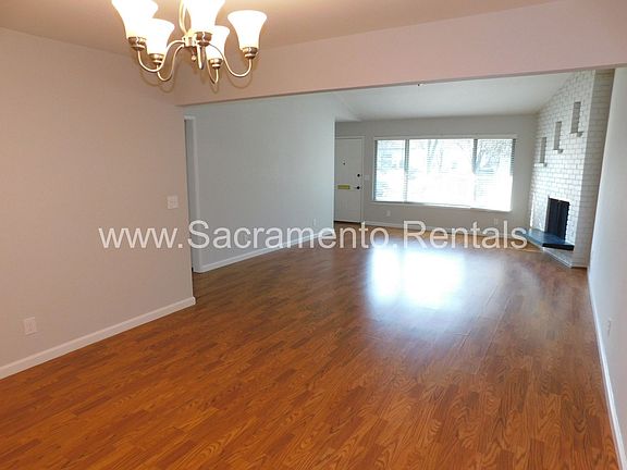 4th image of 2637 Latham Dr