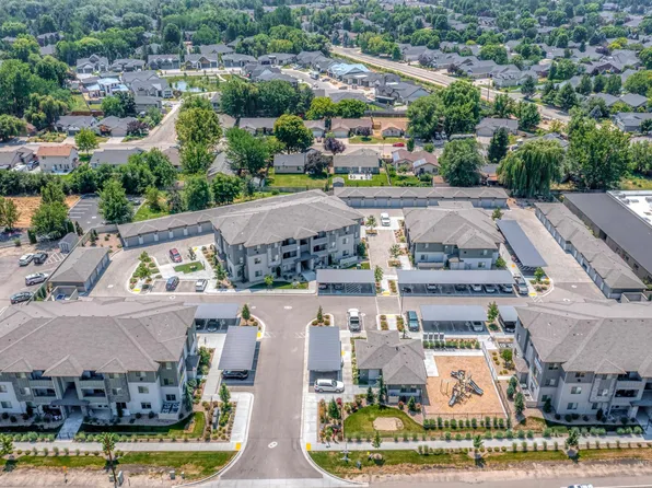 9557 W State St, Garden City, ID 83714