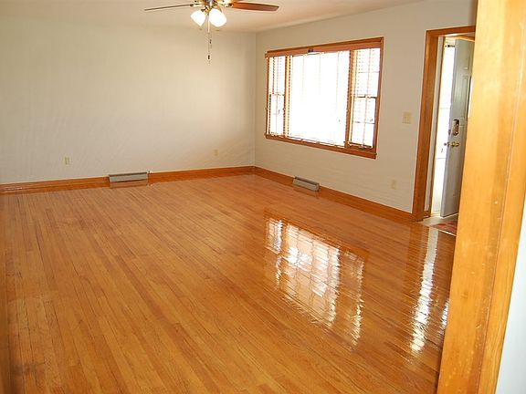 2nd image of 606 E 15th St