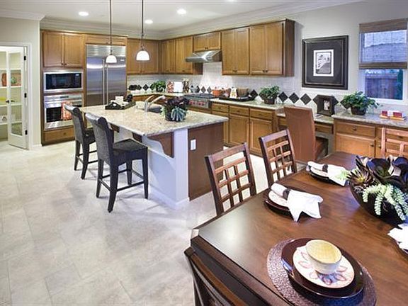 2nd image of 4437 Avondale Cir