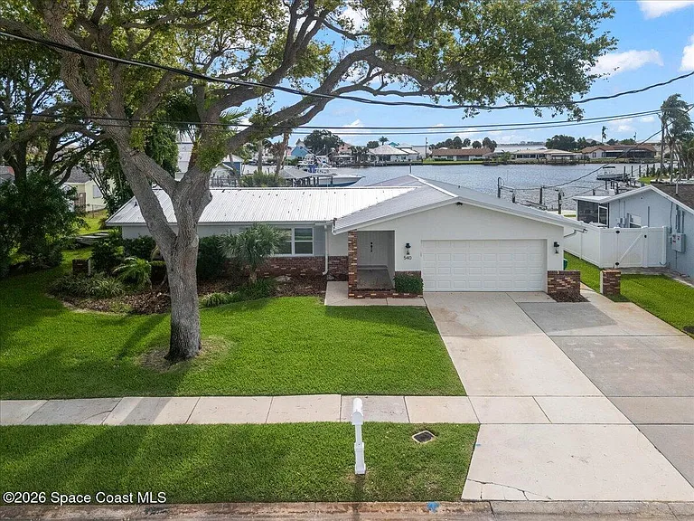 540 Albatross St — Photo 36