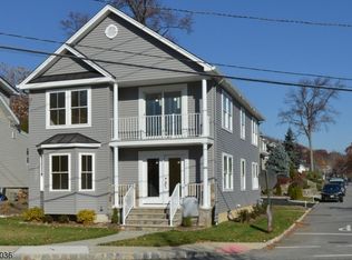 82 Pine St, Verona, NJ 07044