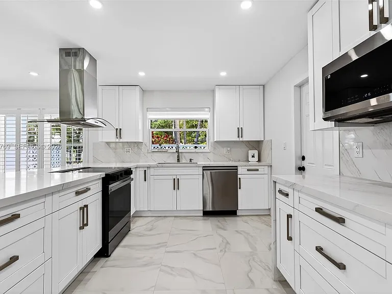 4010 NE 22nd Ave — Photo 14