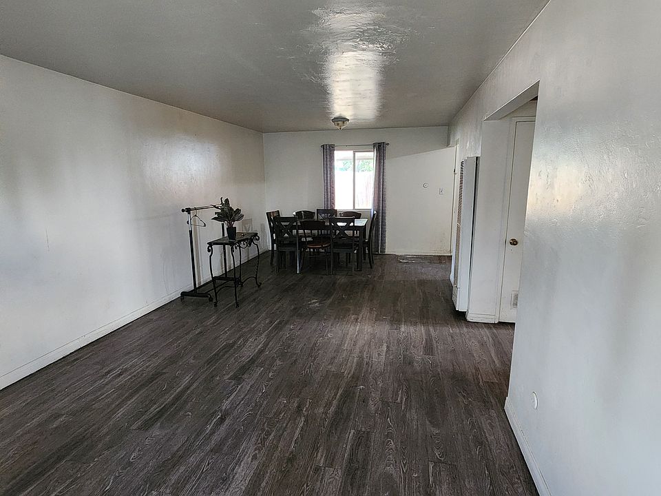 1st image of 1200 Sanford Dr