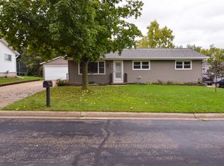 465 Raintree Dr, Fort Atkinson, WI 53538