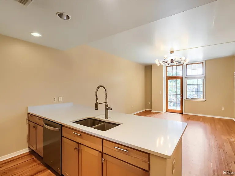 275 S Harrison St #107 — Photo 8