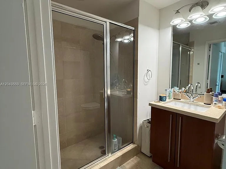 79 SW 12th St #3702 — Photo 9