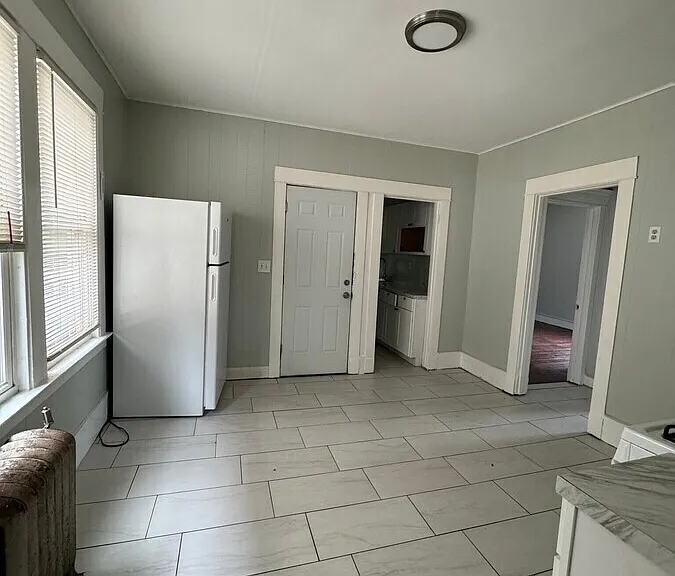 918 Winchester Ave #2 — Photo 3