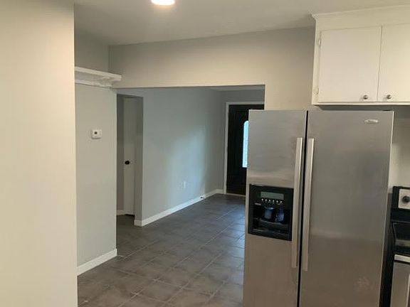 5th image of 811 42nd St Unit B
