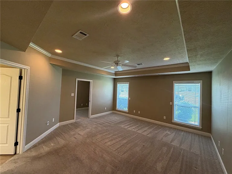 413 Cold Spring Dr — Photo 10