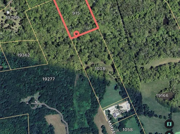 915 Puellman Rd, Chesterfield, MO 63005