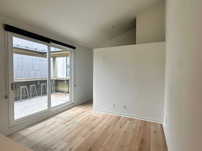 988 G St #31 — Photo 17