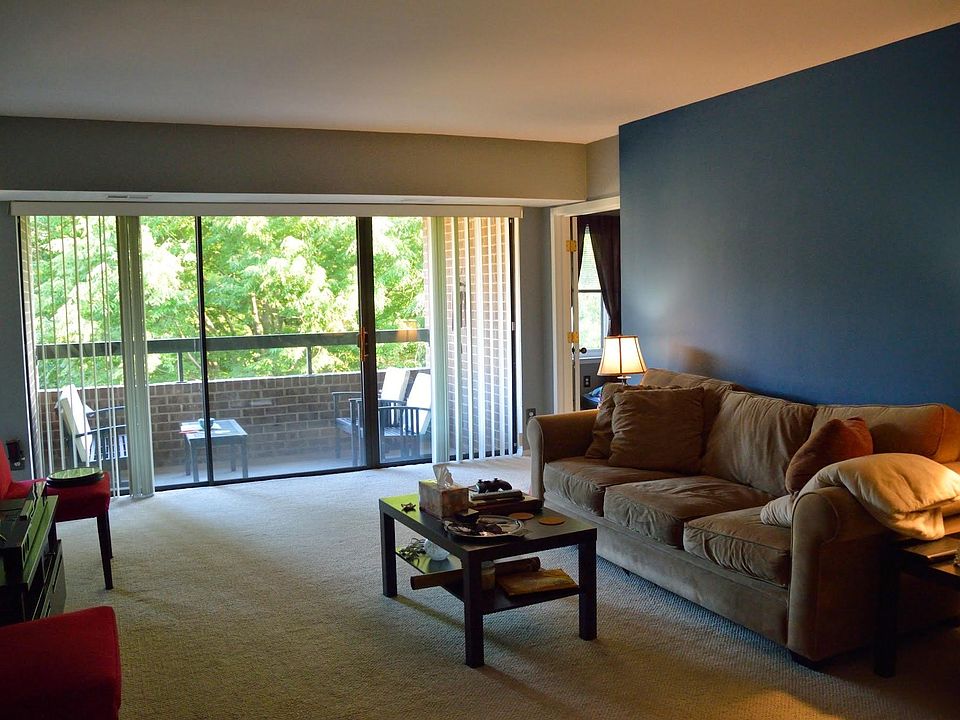 Living Room w/ Balcony View