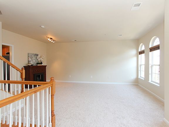 4th image of 14559 Marlow St #144