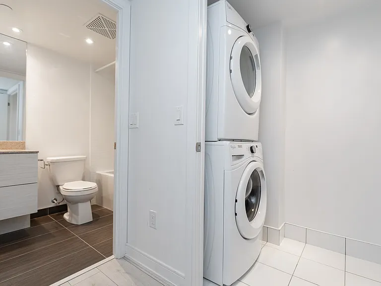525 Adelaide St W #1111 — Photo 15