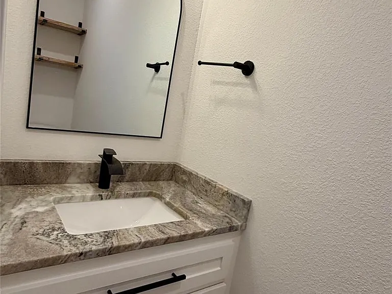 110 Cove — Photo 25