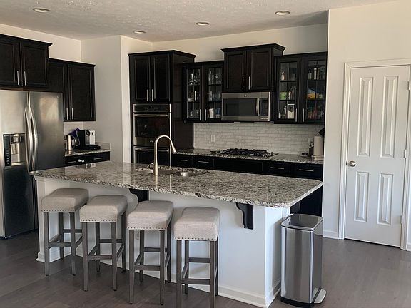 3rd image of 9474 Oakley Dr