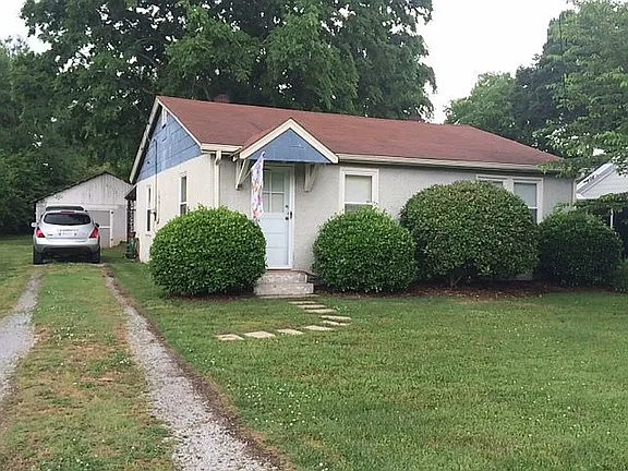 618 Eastview Cir — exterior photo