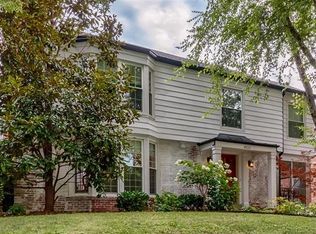 8111 University Dr, Saint Louis, MO 63105