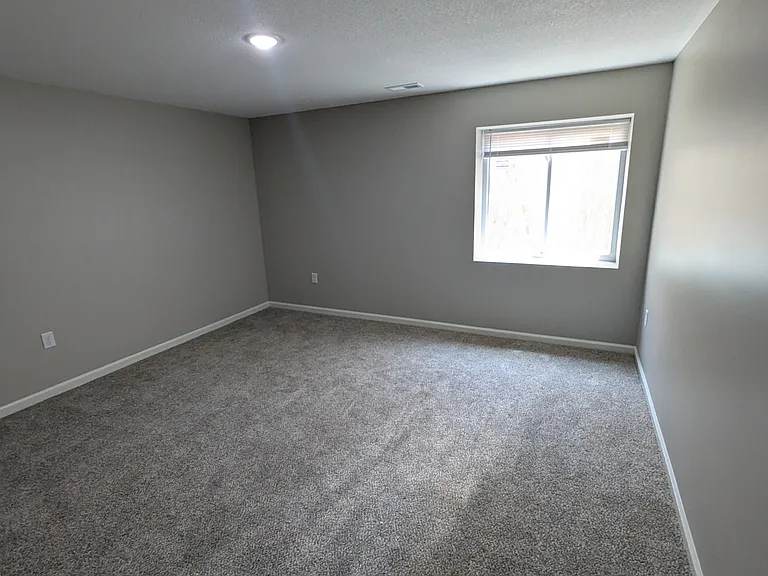 3421 W Angel St — Photo 11