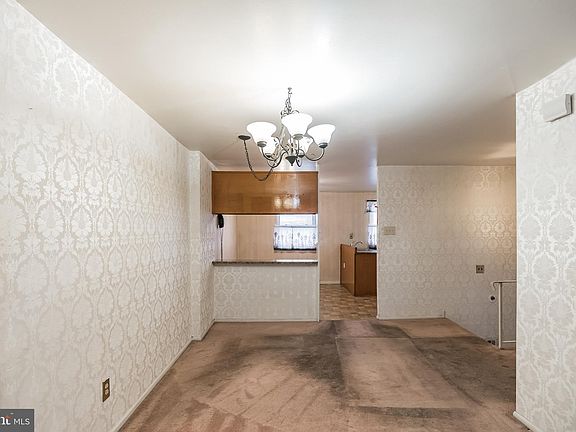 5th image of 3814 Patrician Dr