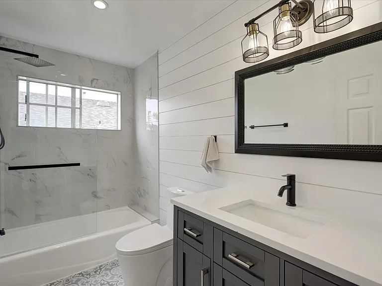 2402 Carnegie Ln #A — Photo 24