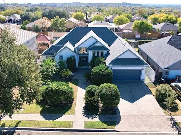 1826 Willow Creek Dr, Eagle Pass, TX 78852