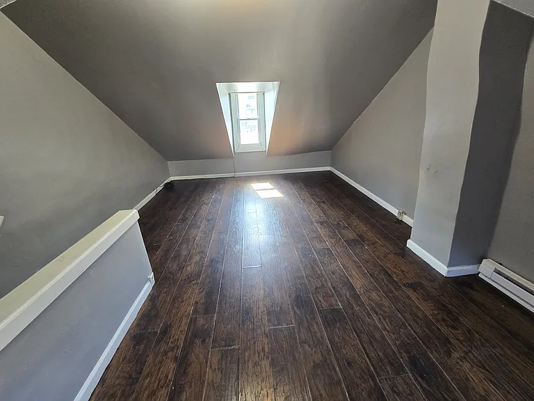 411 Cedar St — Photo 17