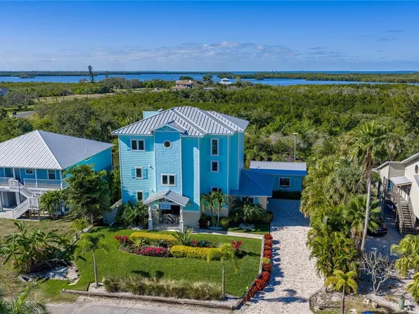 125 Burns Rd, Terra Ceia, FL 34250