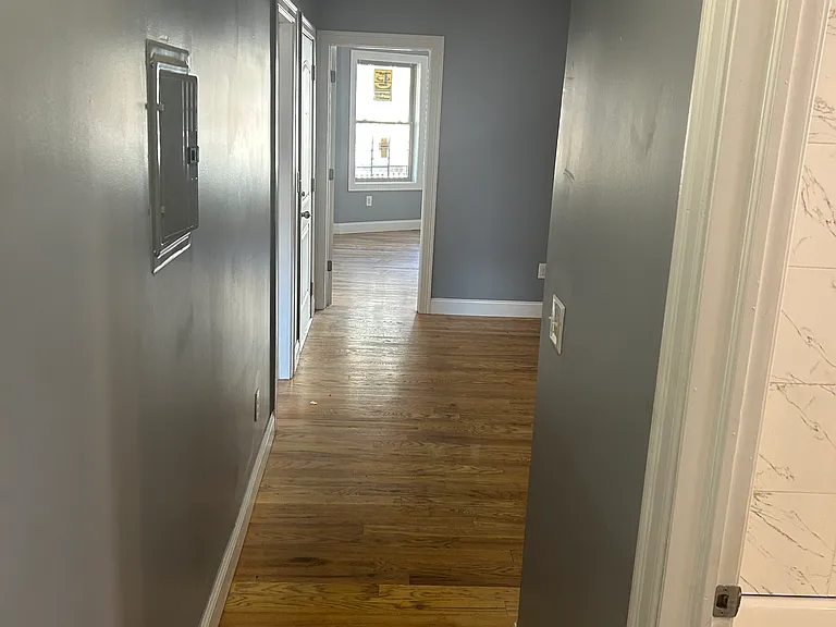 484 Avon Ave #1 — Photo 7