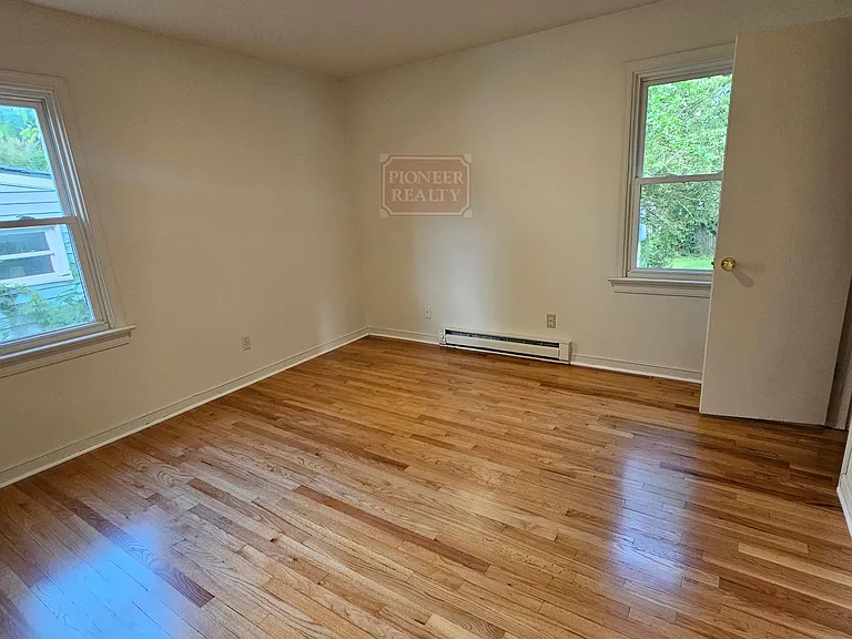 129 N Fern Ave — Photo 10