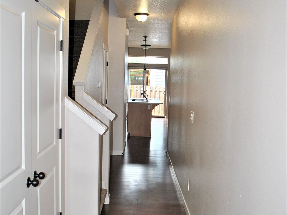 Alexander Rowhouses 1970819795 SW Athena Ct Hillsboro OR Zillow