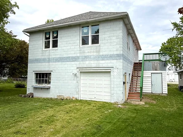 325 E State St, Paxton, IL 60957