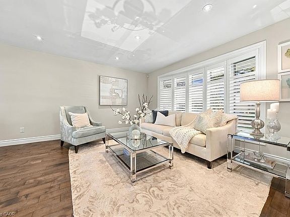 4th image of 2231 Urwin Cres