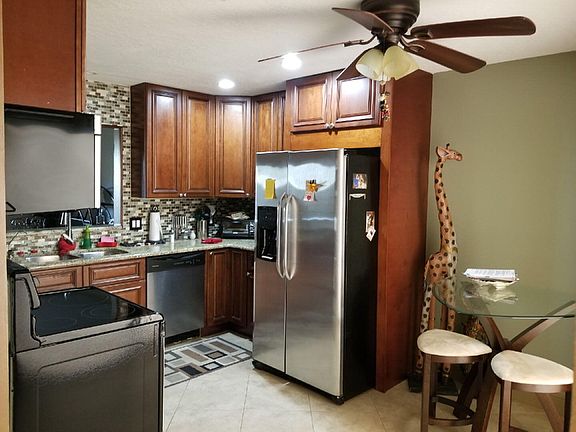 4th image of 2010 Colonial A3 Road #3