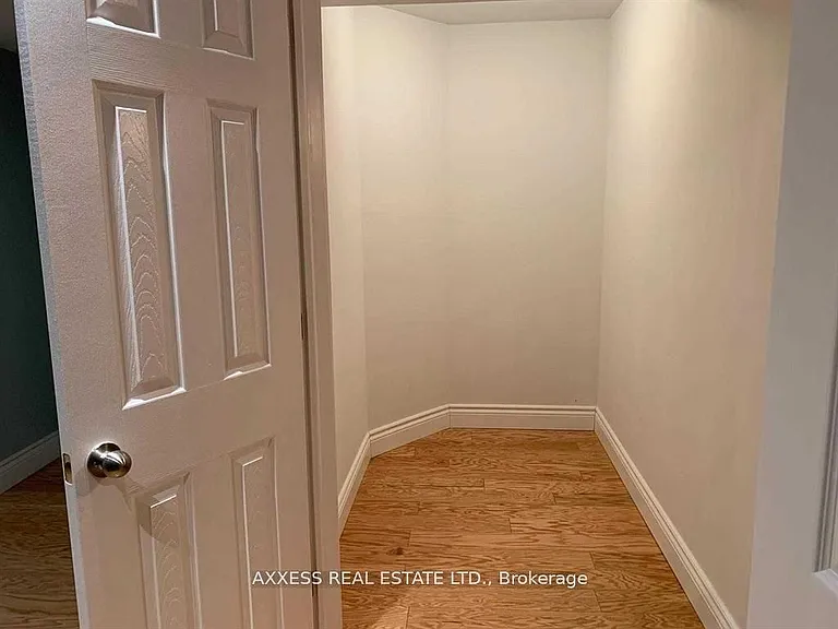 58 Spadara Dr — Photo 12
