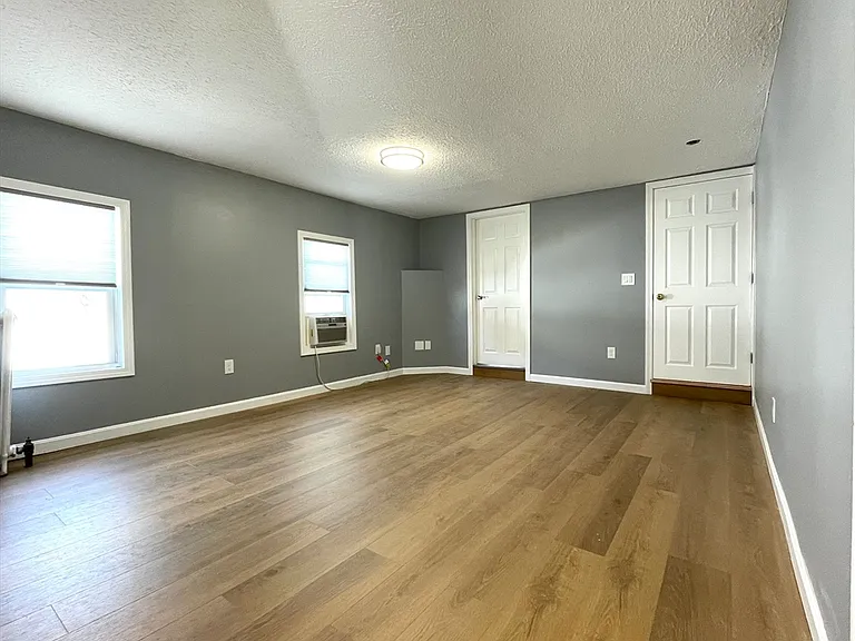 46-52 Main St #2-R — Photo 5