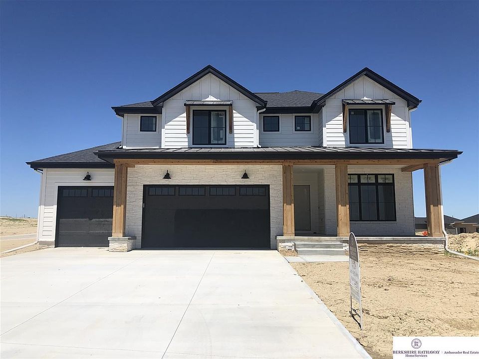 1st image of 3947 S 208th St