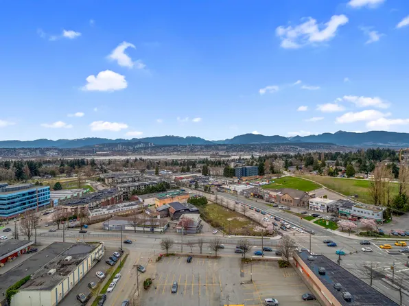 10750 135a St #1709, Surrey, BC V3T 4C9