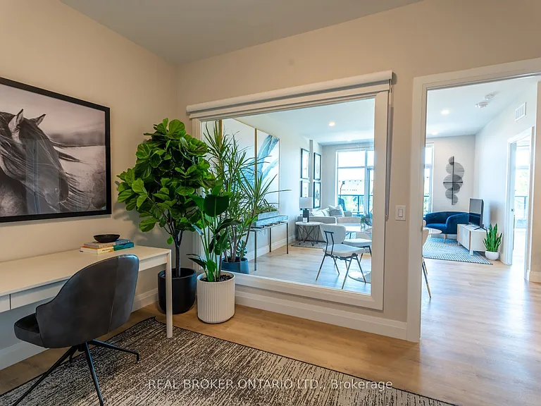 1882 Gordon St #410 — Photo 4