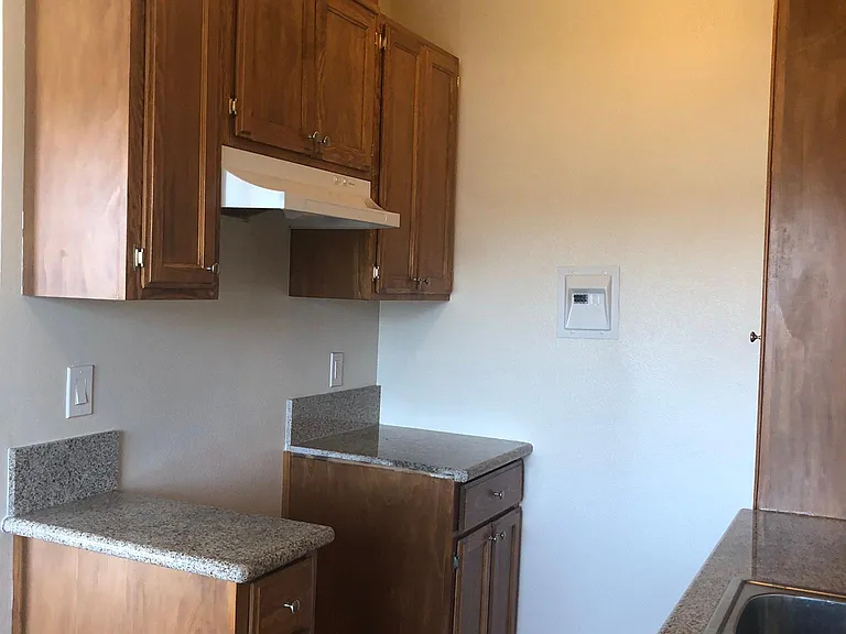11821 Orange St — Photo 9